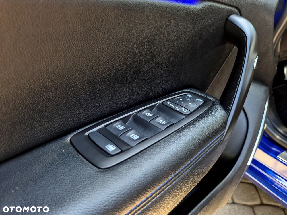 Renault Megane ENERGY TCe 205 EDC GT - 17
