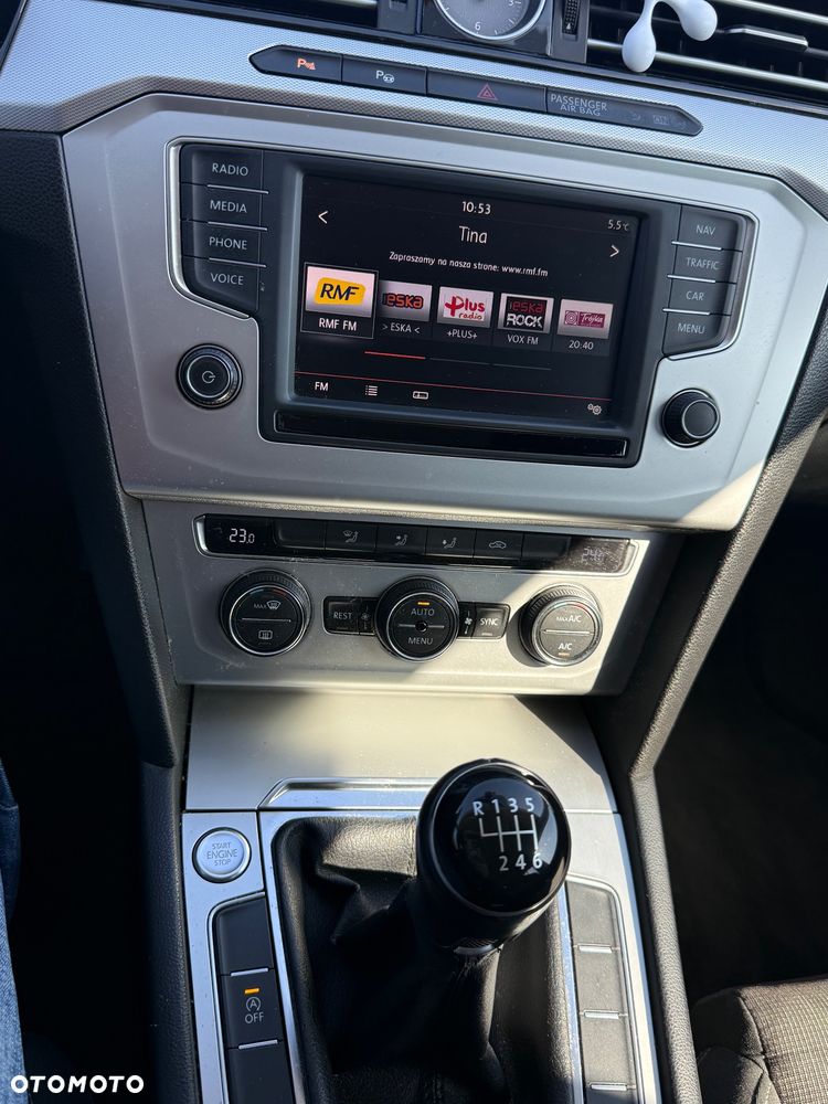 Volkswagen Passat Variant 1.6 TDI BMT Comfortline - 26