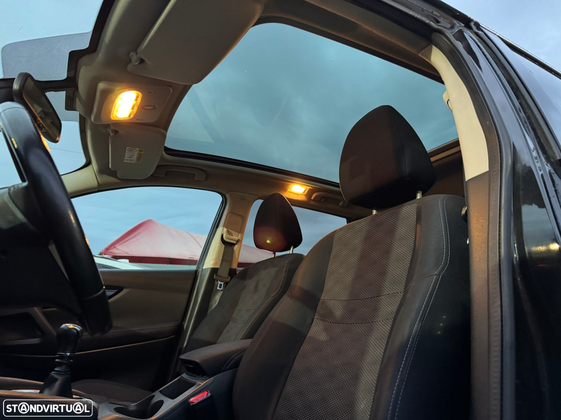 Nissan Qashqai 1.5 dCi N-Connecta 18 - 21