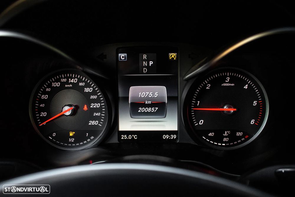 Mercedes-Benz GLC 250 d 4Matic 9G-TRONIC AMG Line - 19