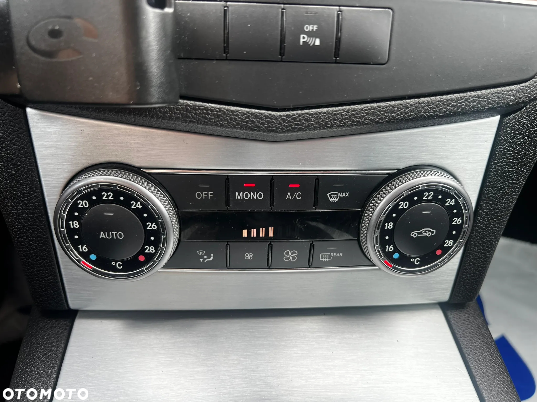 Mercedes-Benz Klasa C 220 T CDI DPF Automatik Avantgarde - 22