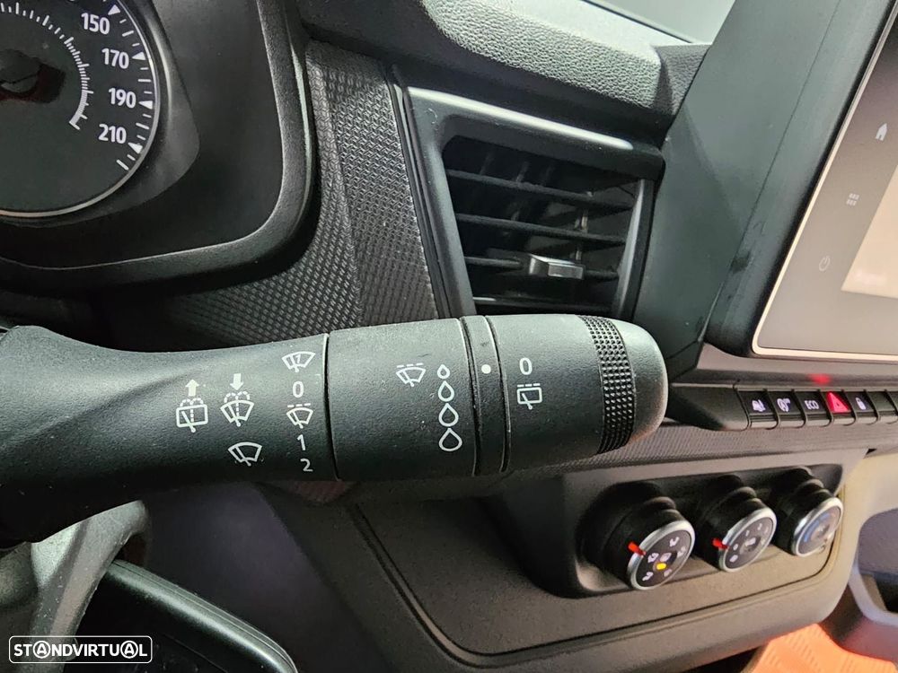 Renault Trafic - 19
