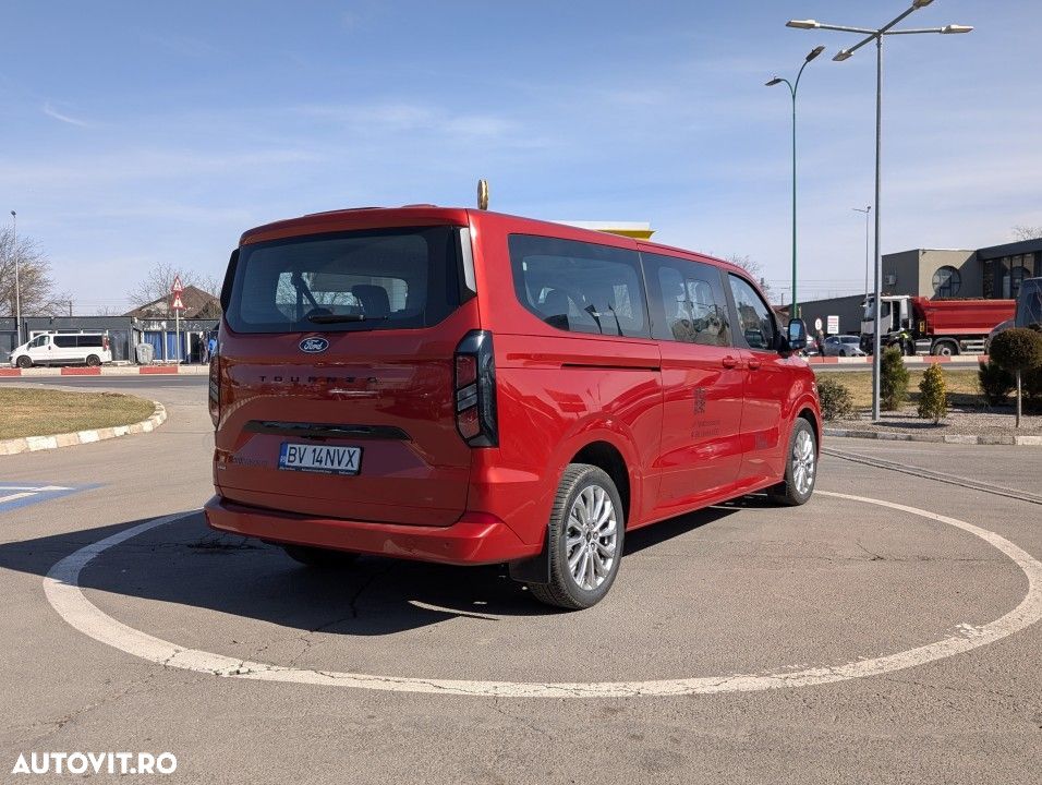 Ford Tourneo Custom - 5