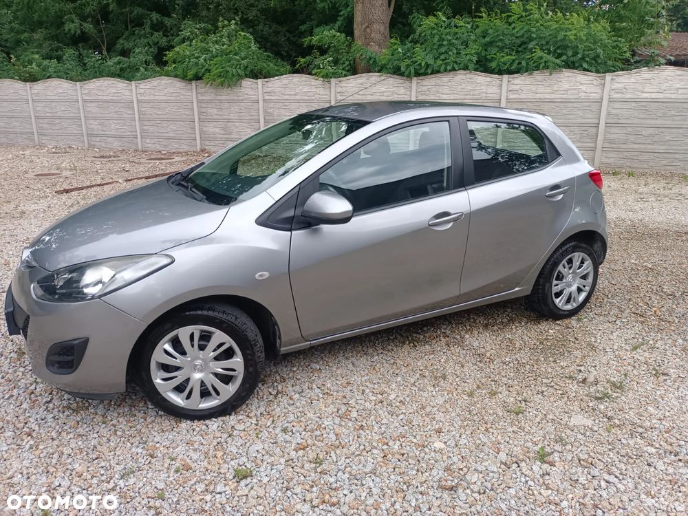 Mazda 2 - 10