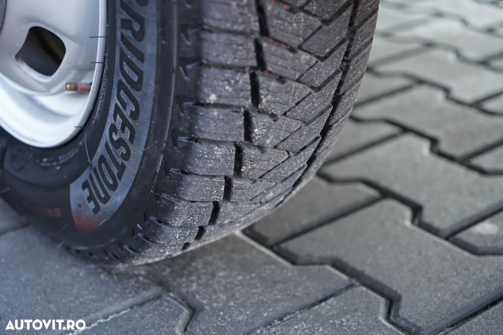 Iveco DAILY 50-180 / CONTAINER 5.5 M / HI-MATIC / ELEVATOR 750 KG / DUBLU / CAMERĂ VEDERE SPATE / GVWR: 5.200 KG / 2019 / IMPORTAT - 17