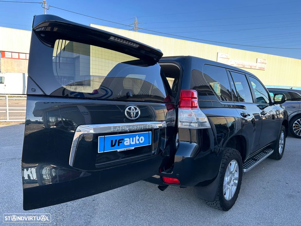 Toyota Land Cruiser - 40