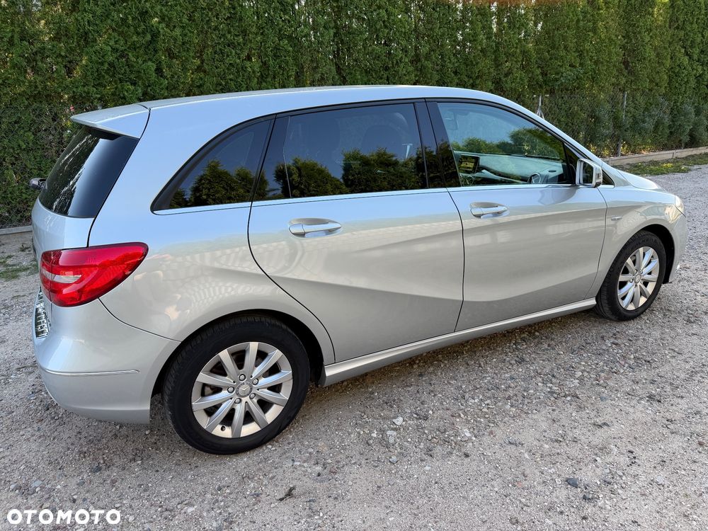 Mercedes-Benz Klasa B 180 BlueEFFICIENCY Edition - 20