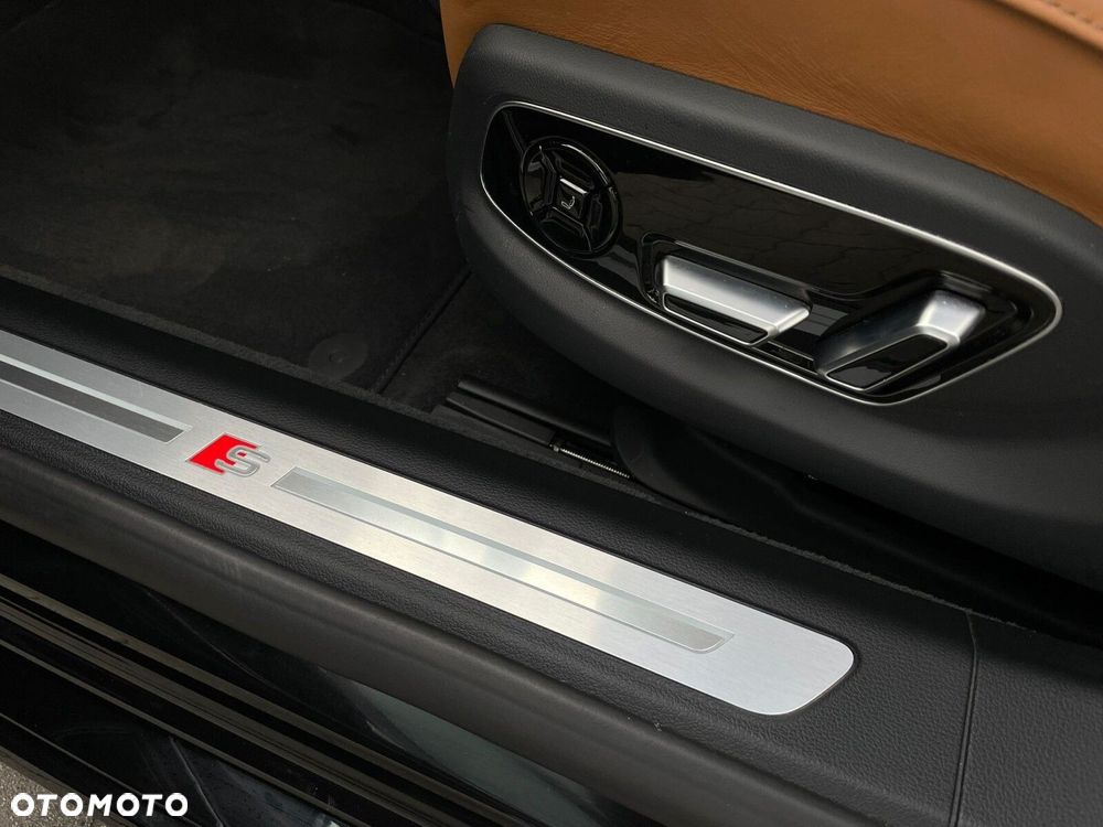 Audi A8 - 21