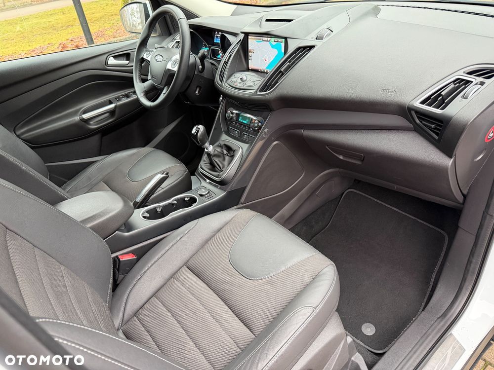 Ford Kuga 2.0 TDCi 2x4 Titanium - 29