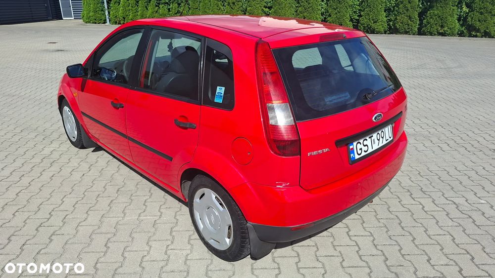 Ford Fiesta 1.3 Ambiente - 2