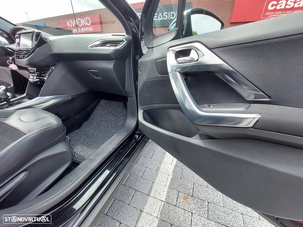 Peugeot 2008 1.2 PureTech Allure - 14