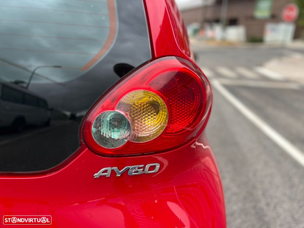 Toyota Aygo 1.0 + - 9