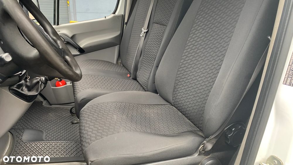 Mercedes-Benz Sprinter - 23