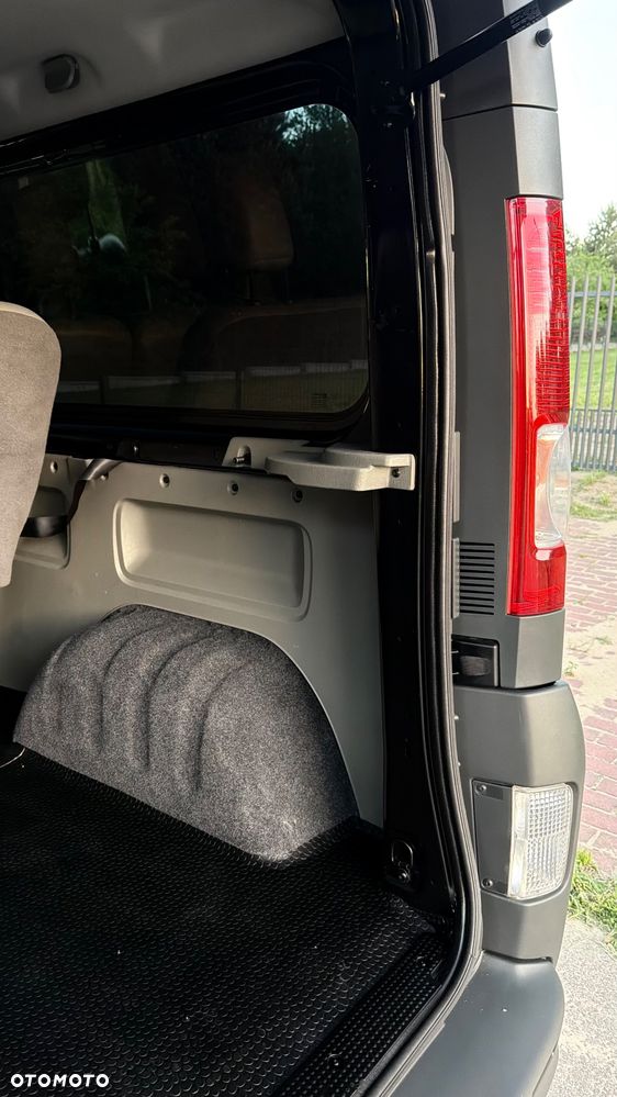 Opel Vivaro - 12