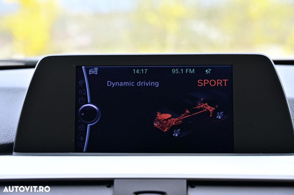 BMW Seria 3 320i Efficient Dynamics Edition - 27