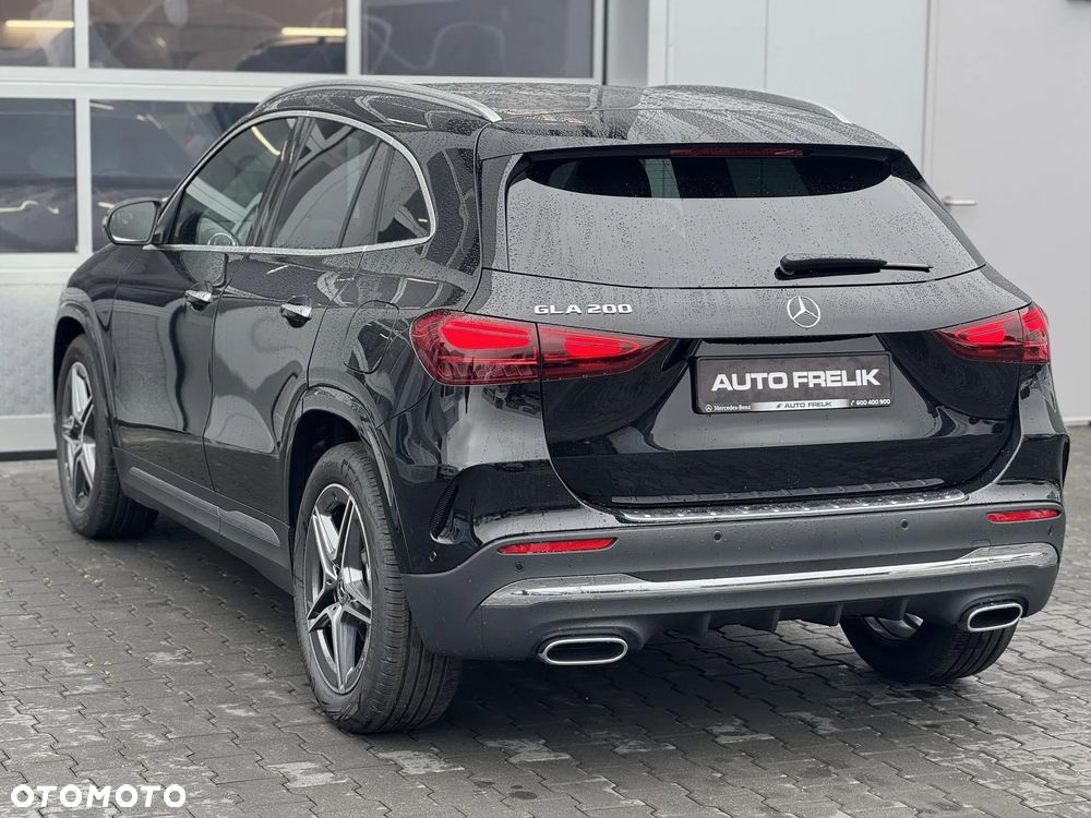 Mercedes-Benz GLA 200 AMG Line - 11