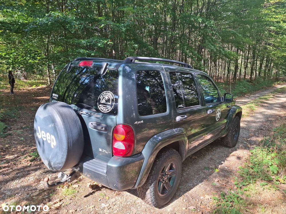 Jeep Liberty 3.7 4x4 - 14