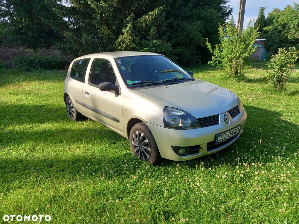 Renault Clio - 1