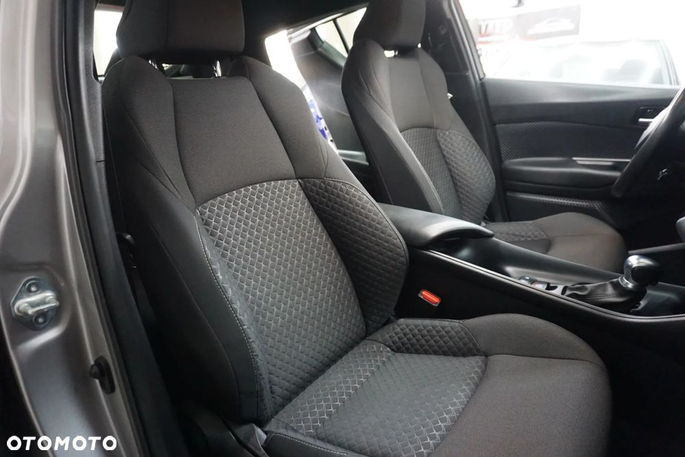 Toyota C-HR Hybrid Business-Edition - 40