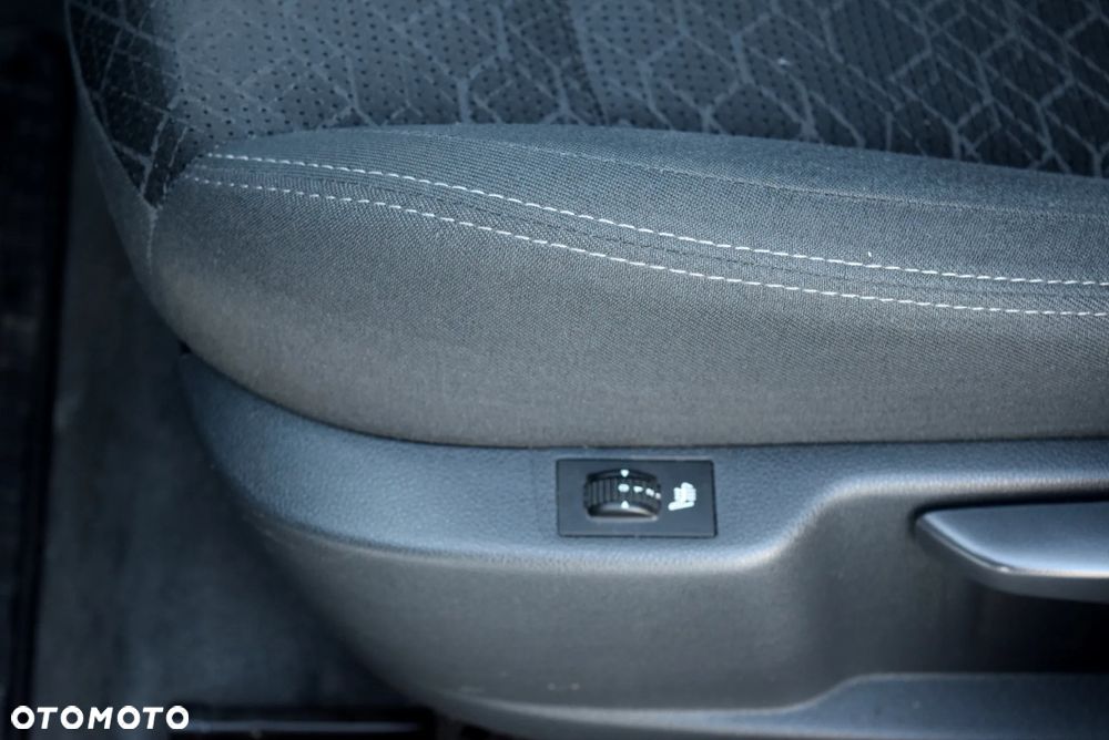 Peugeot 3008 1.6 HDi Access - 16