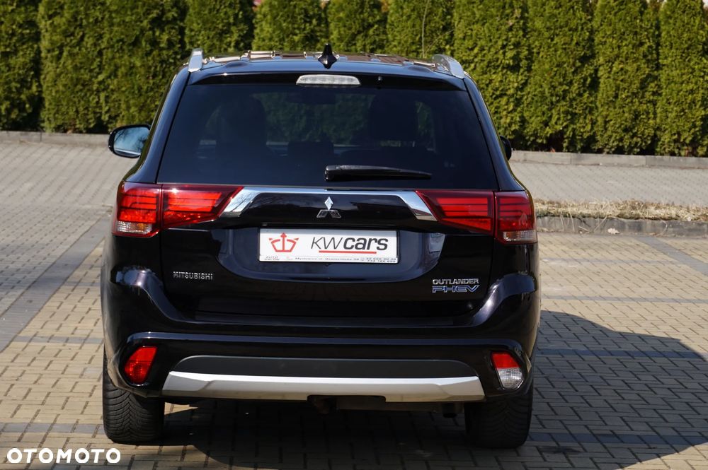 Mitsubishi Outlander 2.0 4WD Plus - 10