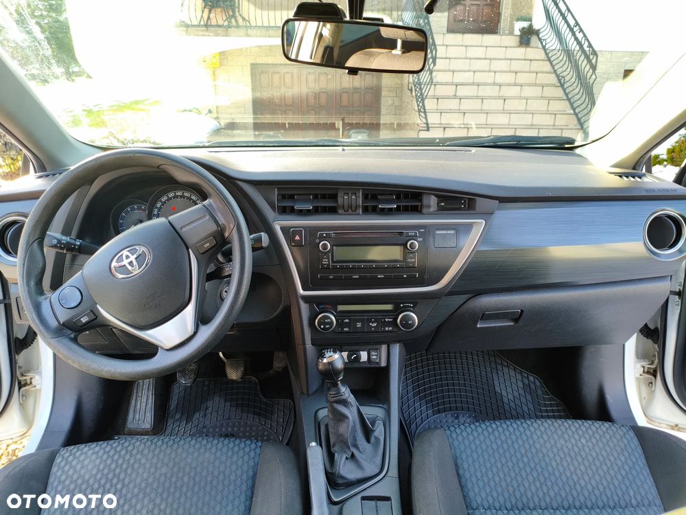 Toyota Auris 1.4 D-4D Active - 6
