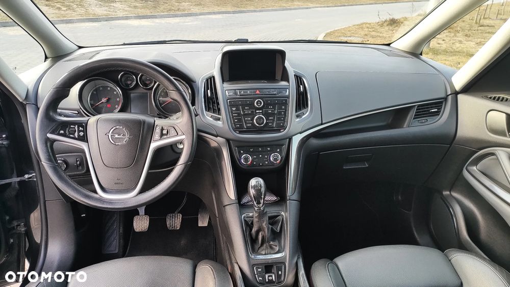 Opel Zafira - 10