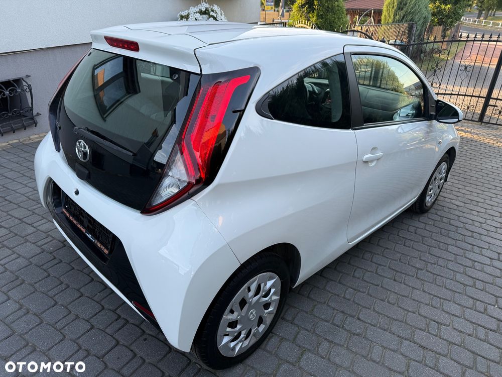 Toyota Aygo x-play - 17