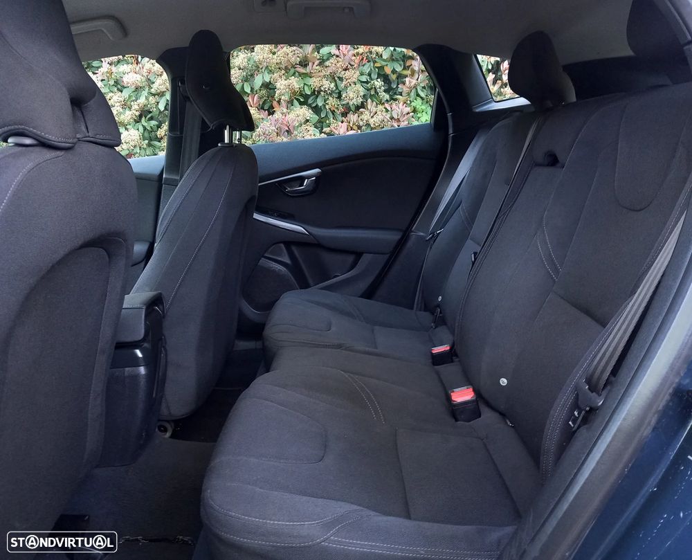 Volvo V40 D2 Summum - 8