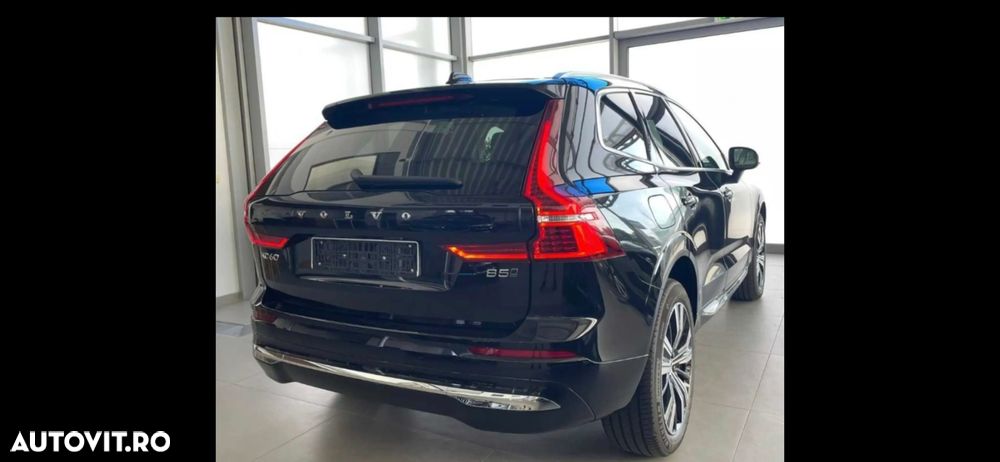 Volvo XC 60 B5 MHEV AT8 AWD Momentum Pro - 4