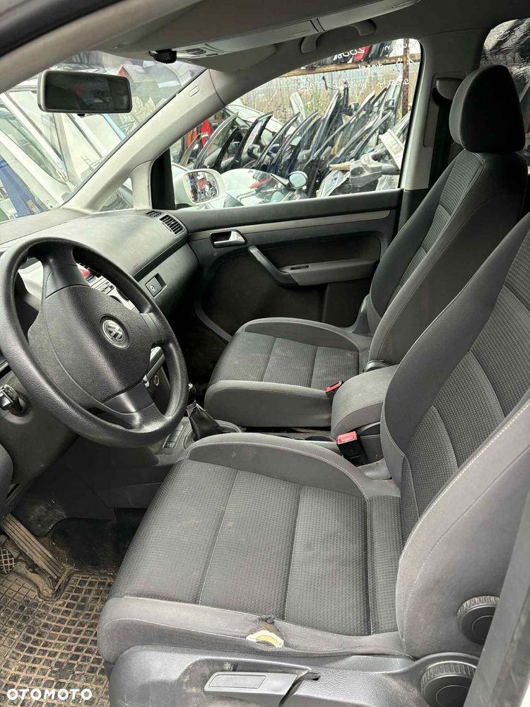 VOLKSWAGEN TOURAN - 7