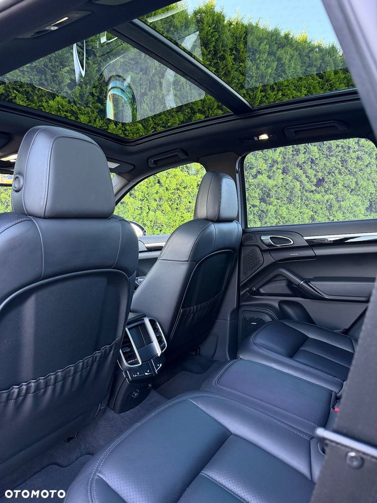 Porsche Cayenne - 18