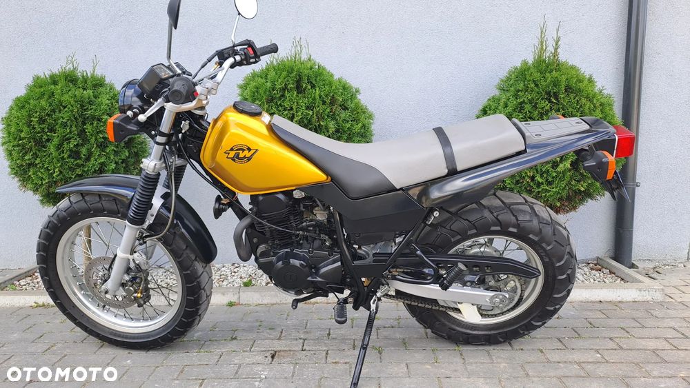 Yamaha TW - 4