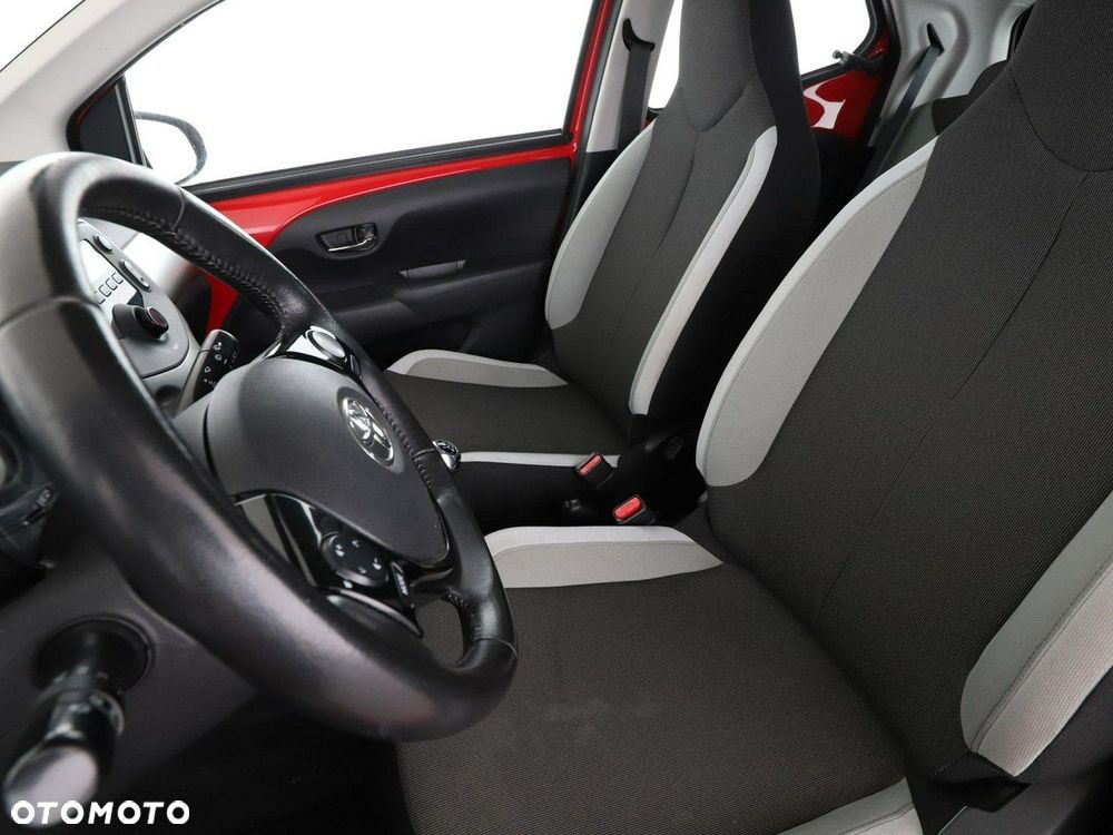 Toyota Aygo x-play - 14