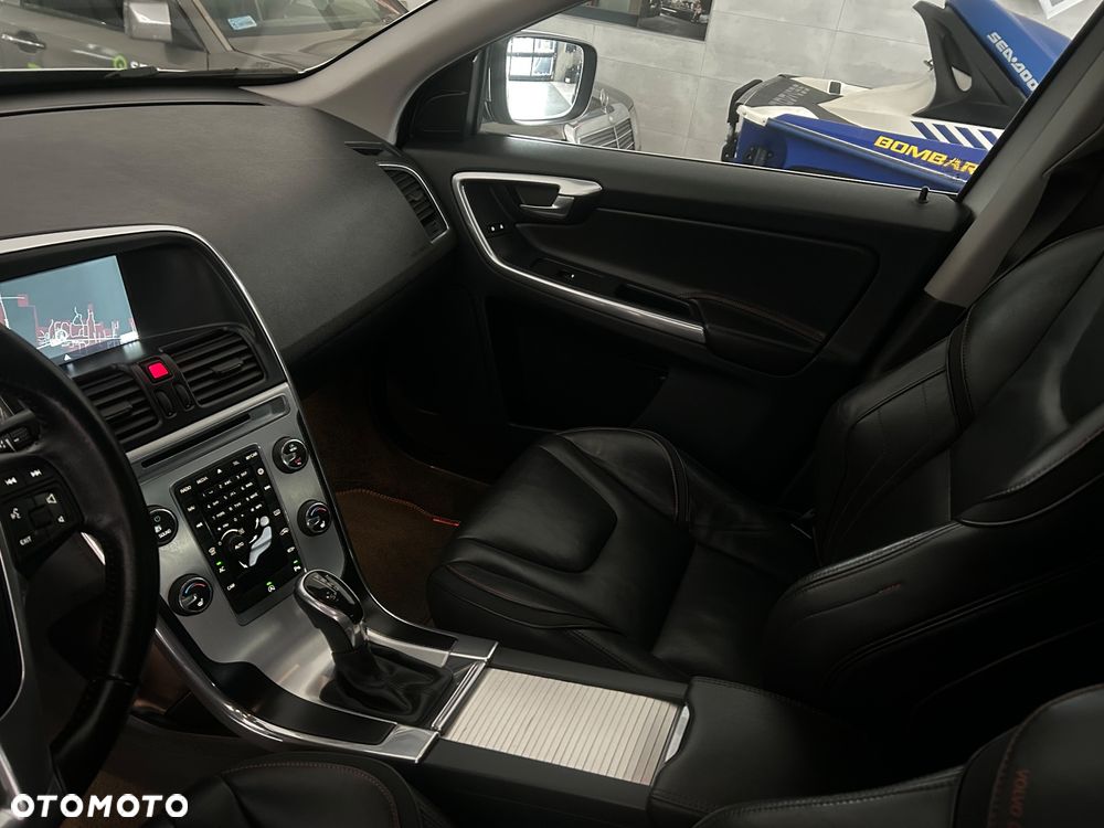 Volvo XC 60 D3 Geartronic Momentum - 13