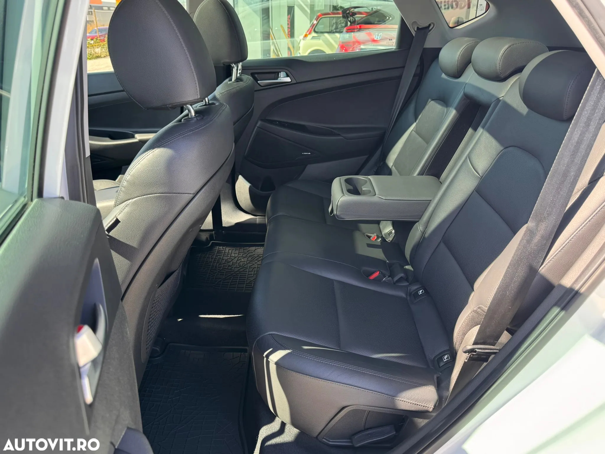 Hyundai Tucson 1.6 T-GDi 4WD 7DCT Luxury - 13