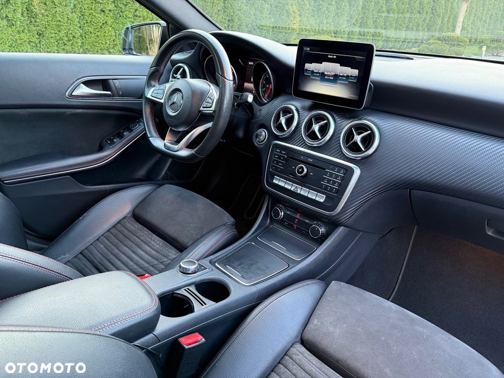 Mercedes-Benz Klasa A 220 4-Matic AMG Line - 24