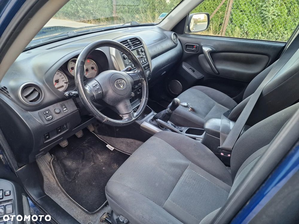 Toyota RAV4 D-4D 4x4 - 22
