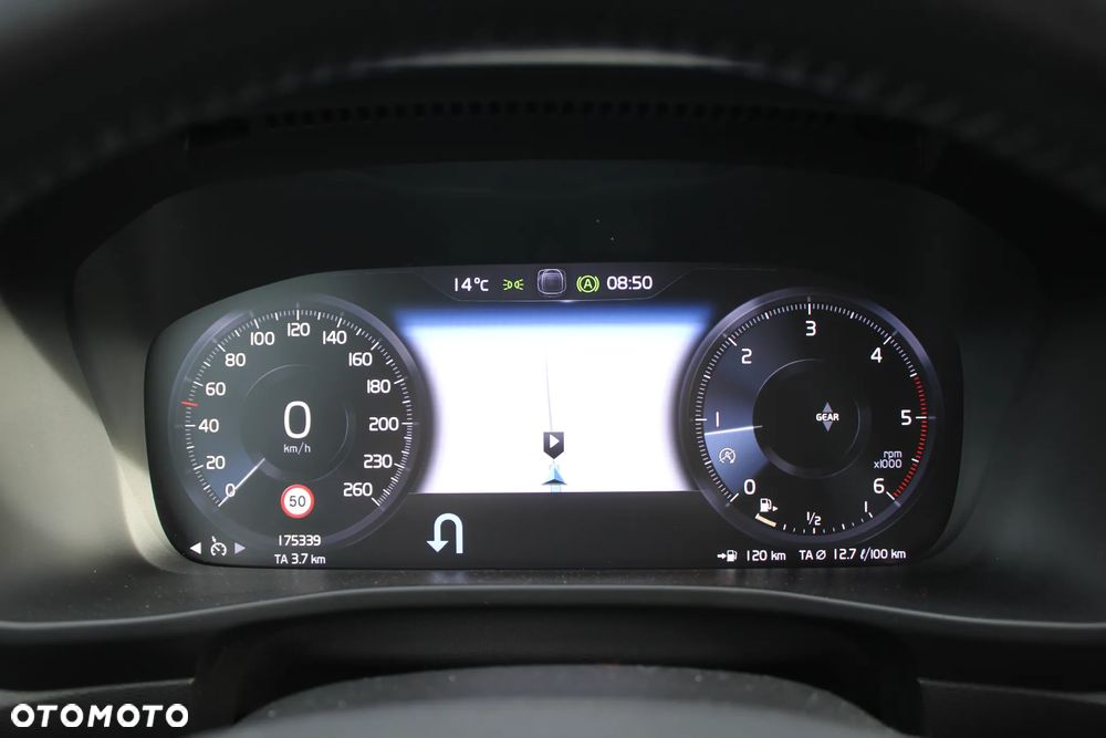 Volvo XC 40 D3 Momentum Pro - 29