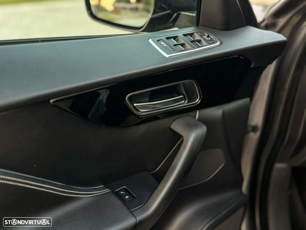 Jaguar F-Pace 20d Aut. R-Sport - 18