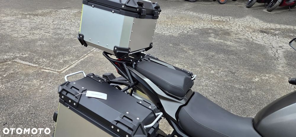 QJMOTOR 900 SX - 18