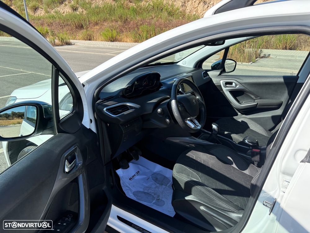 Peugeot 2008 1.2 PureTech Style - 13