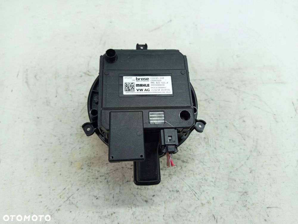 WENTYLATOR DMUCHAWA AUDI A4 B9 A5 F5 A6 C8 4M1820021B - 2
