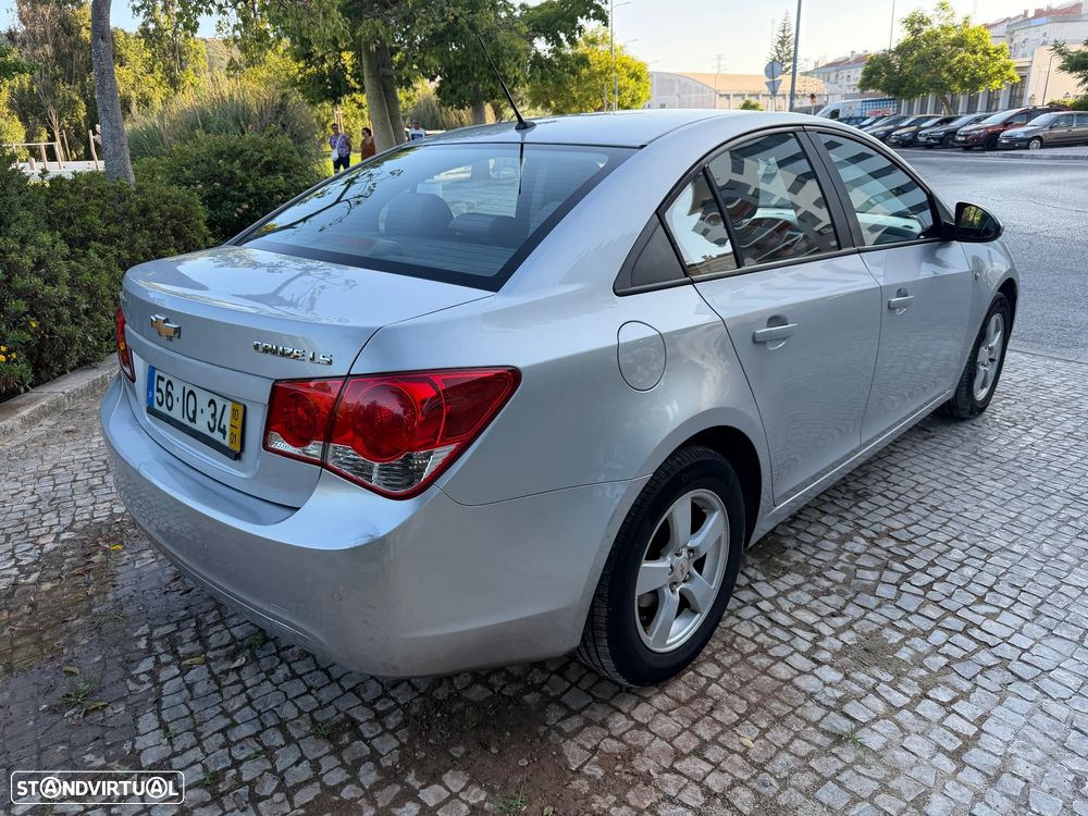 Chevrolet Cruze 1.6 LS - 2
