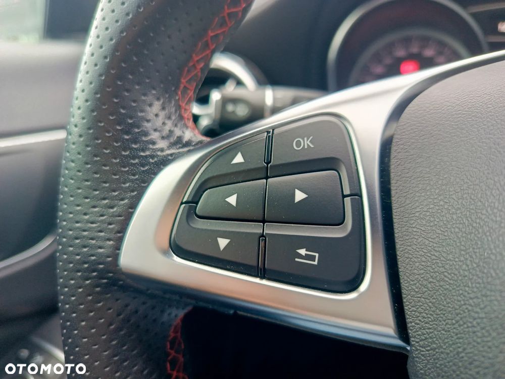 Mercedes-Benz GLA 200 7G-DCT AMG Line - 18