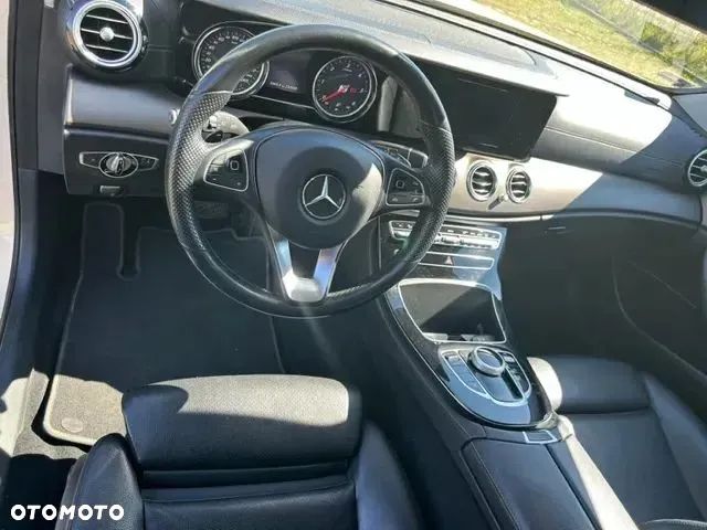 Mercedes-Benz Klasa E 200 d 9G-TRONIC - 11