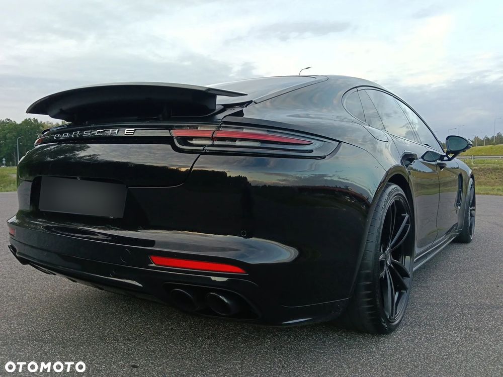Porsche Panamera - 8
