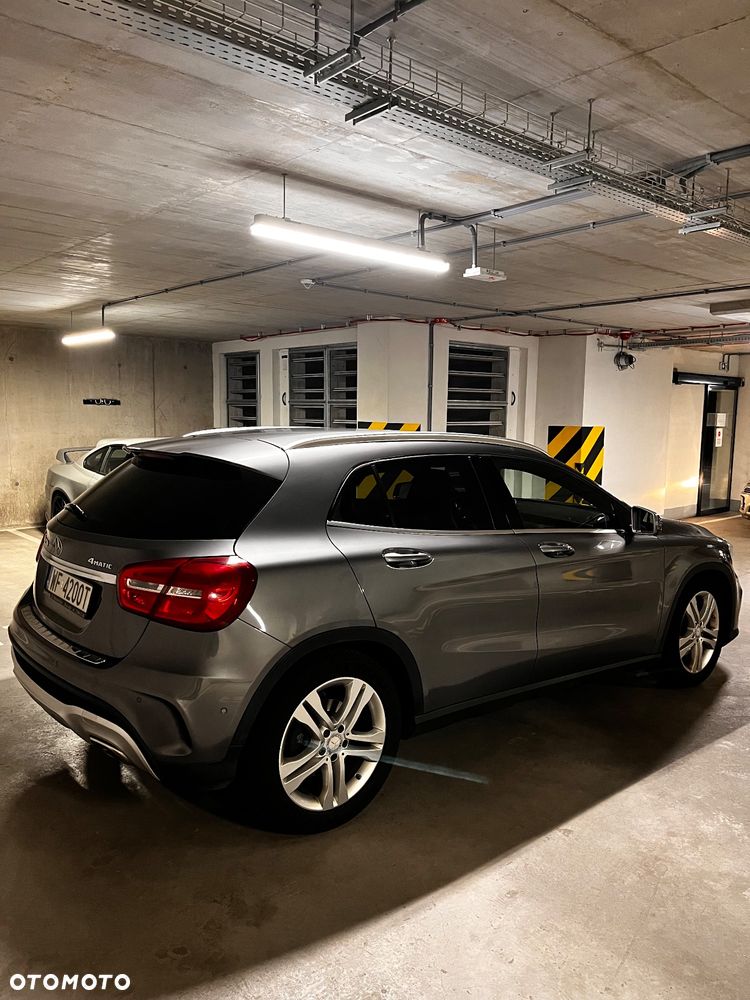 Mercedes-Benz GLA 250 4Matic 7G-DCT - 4