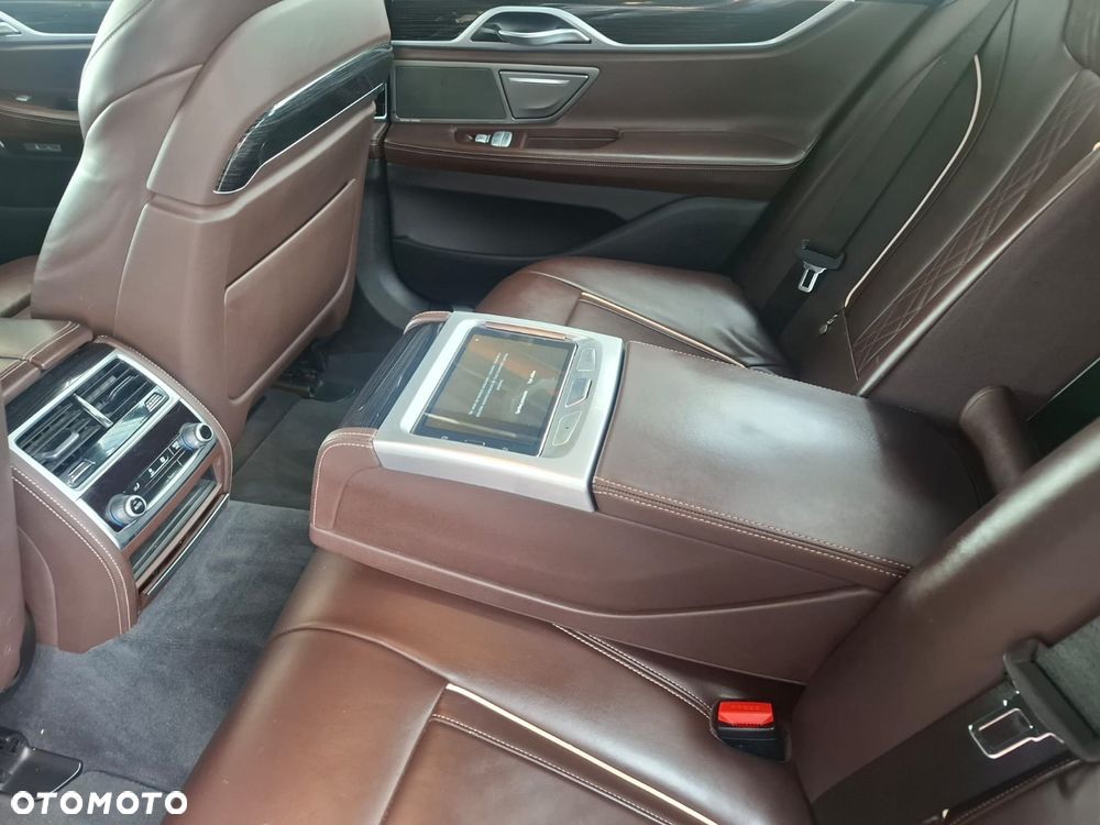 BMW Seria 7 740e iPerformance - 18