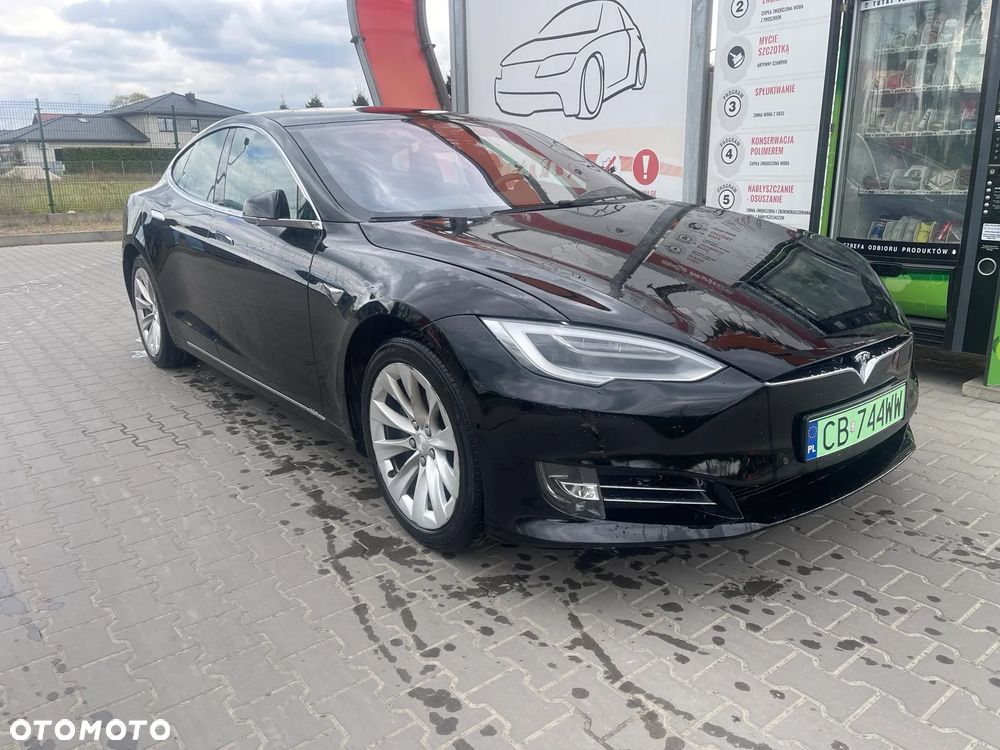 Tesla Model S - 5